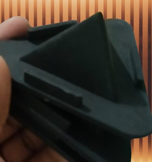 Pyramid Mobile stand